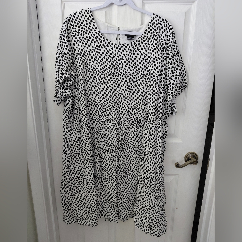 City Chic Black and White Spot Print Midi Dress